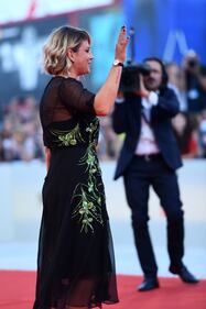 Emma Marrone affascinante a Venezia 13
