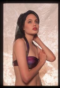 Angelina Jolie a 16 anni 10