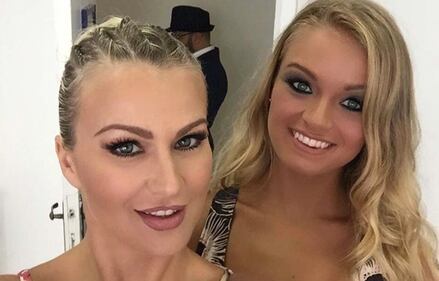Mercedes Henger vista da mamma Eva su Instagram 1