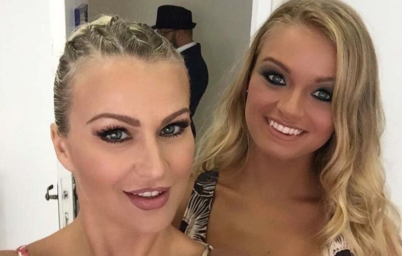 Mercedes Henger vista da mamma Eva su Instagram 1