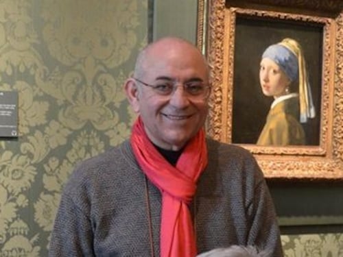 Medico rinuncia alla pensione e pure al suo stipendio: "Non lascio soli i miei pazienti"