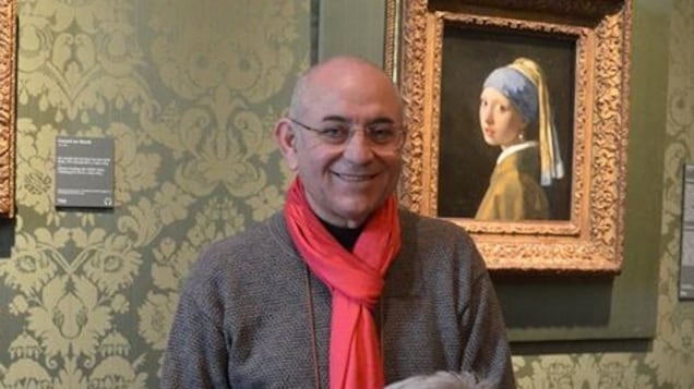 Medico rinuncia alla pensione e pure al suo stipendio: "Non lascio soli i miei pazienti"