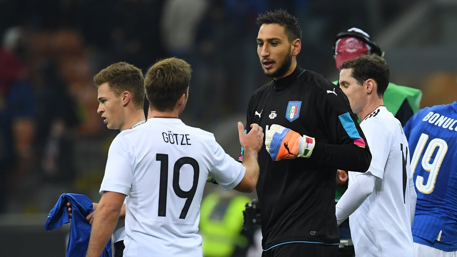 La Juventus vuole Donnarumma. Raiola: "Non escludo nulla"