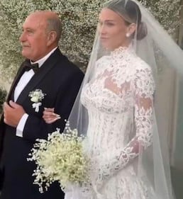 “Quello che ho sempre voluto”. Diletta Leotta e il matrimonio con Loris Karius alle Isole Eolie 15