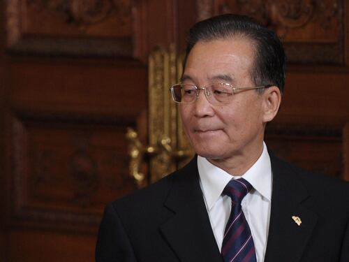 Inchiesta del Nyt sulla famiglia di Wen Jiabao: ha 2,7 miliardi di dollari. E Pechino oscura il sito