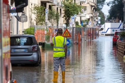 Perforata tubatura a Milano: residenti senza acqua e corrente  1