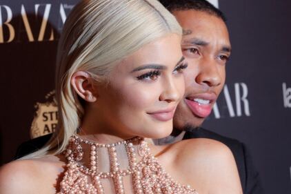 Kylie Jenner, scollatura hot alla serata taco 28