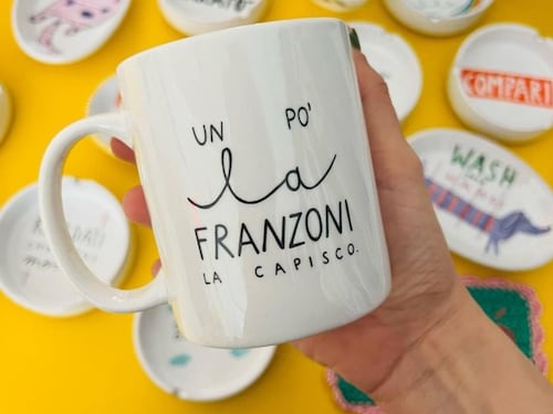 "Un po' la Franzoni la capisco". La tazza choc per la festa della mamma