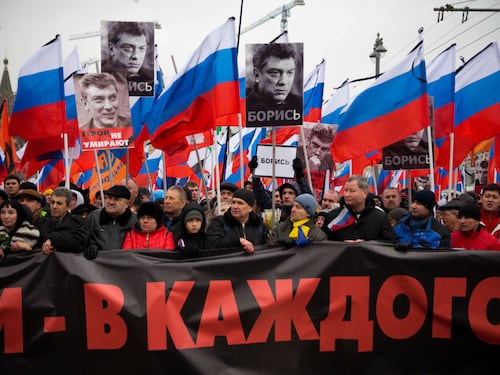 Nemtsov, la fidanzata: non ho visto i killer. Il politico sarà seppellito nel cimitero della Politkovskaya