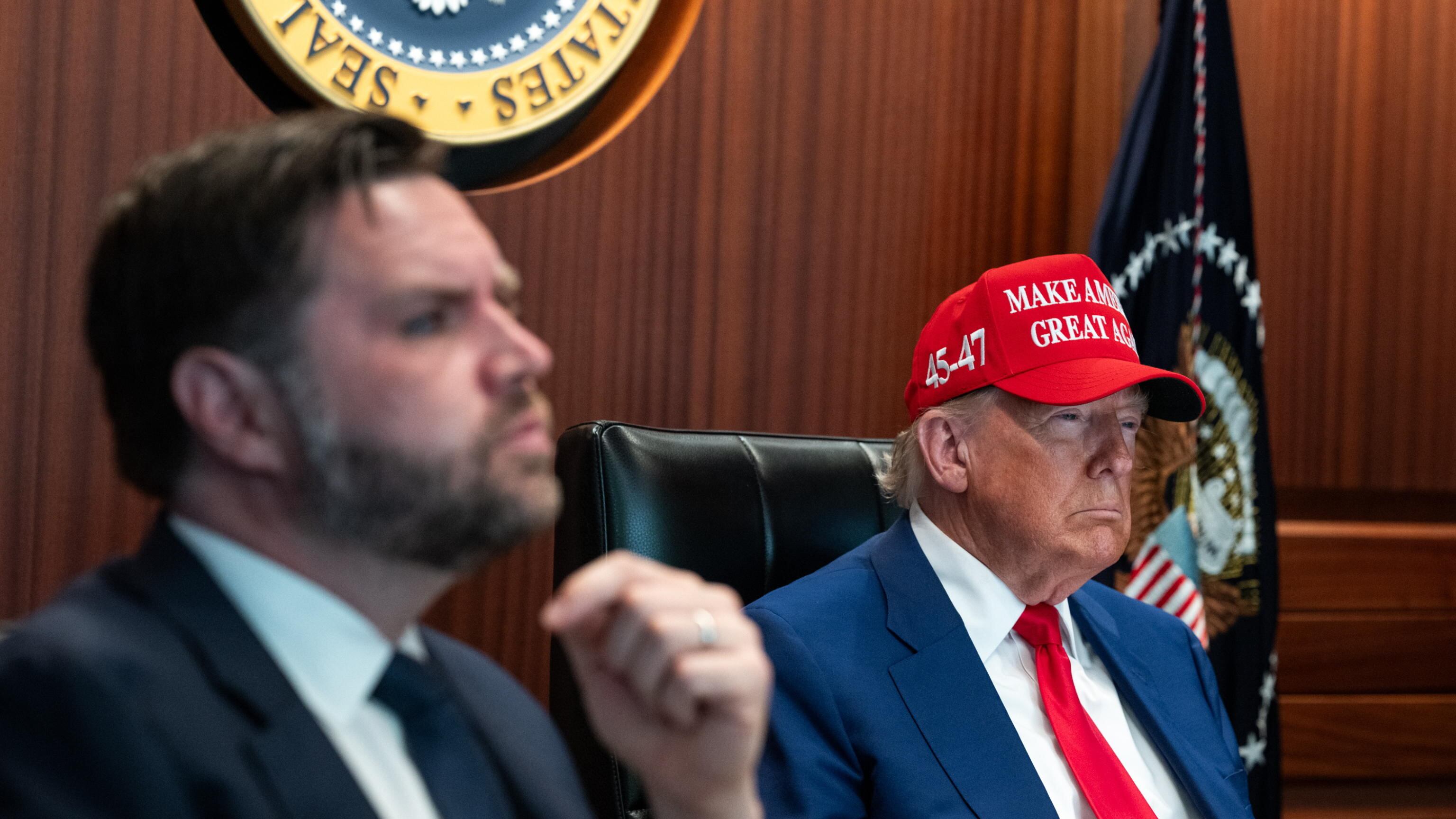 Trump manda in tilt destra e sinistra: cosa rivela il suo attacco