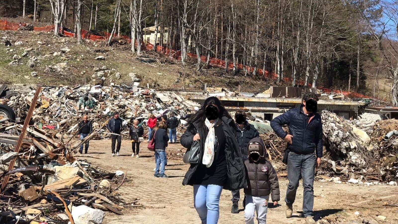 Pic-nic e selfie a Rigopiano, lo sfogo dei parenti delle vittime