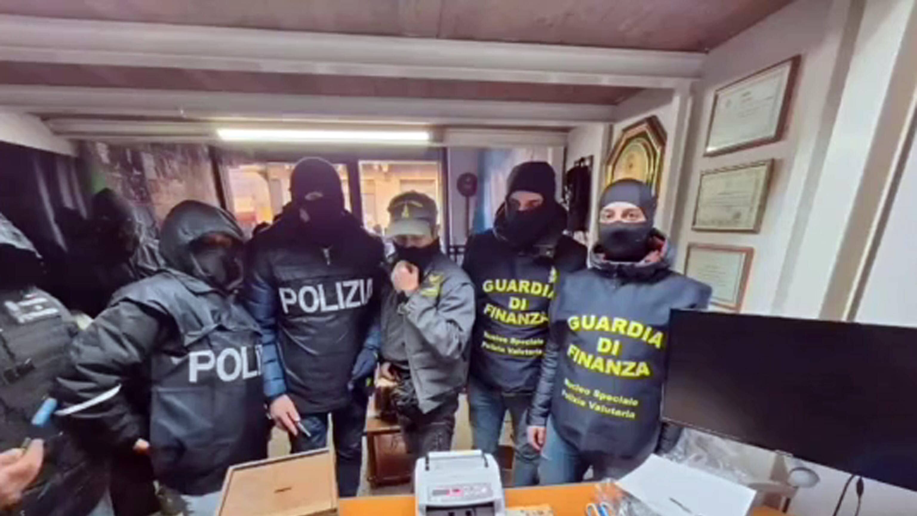 Milioni di euro, bandiere e file pro Hamas, l'inchiesta si allarga. Indagata anche Lano, direttrice di InfoPal