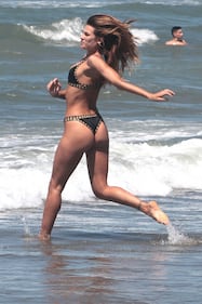 Dayane Mello hot, lato b da urlo in vacanza 11