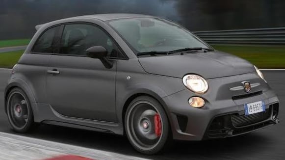 Abarth 695 Biposto, «mini» supercar