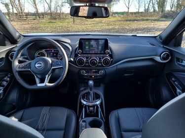 Nissan Juke Hybrid, guarda le foto  17