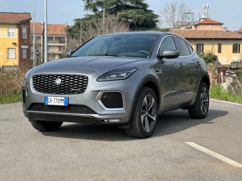 Jaguar E-Pace P300e PHEV: guarda la gallery del SUV premium plug-in 1