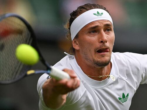 "Per giocare a tennis meglio essere stupidi". Scoppia la bufera su Zverev
