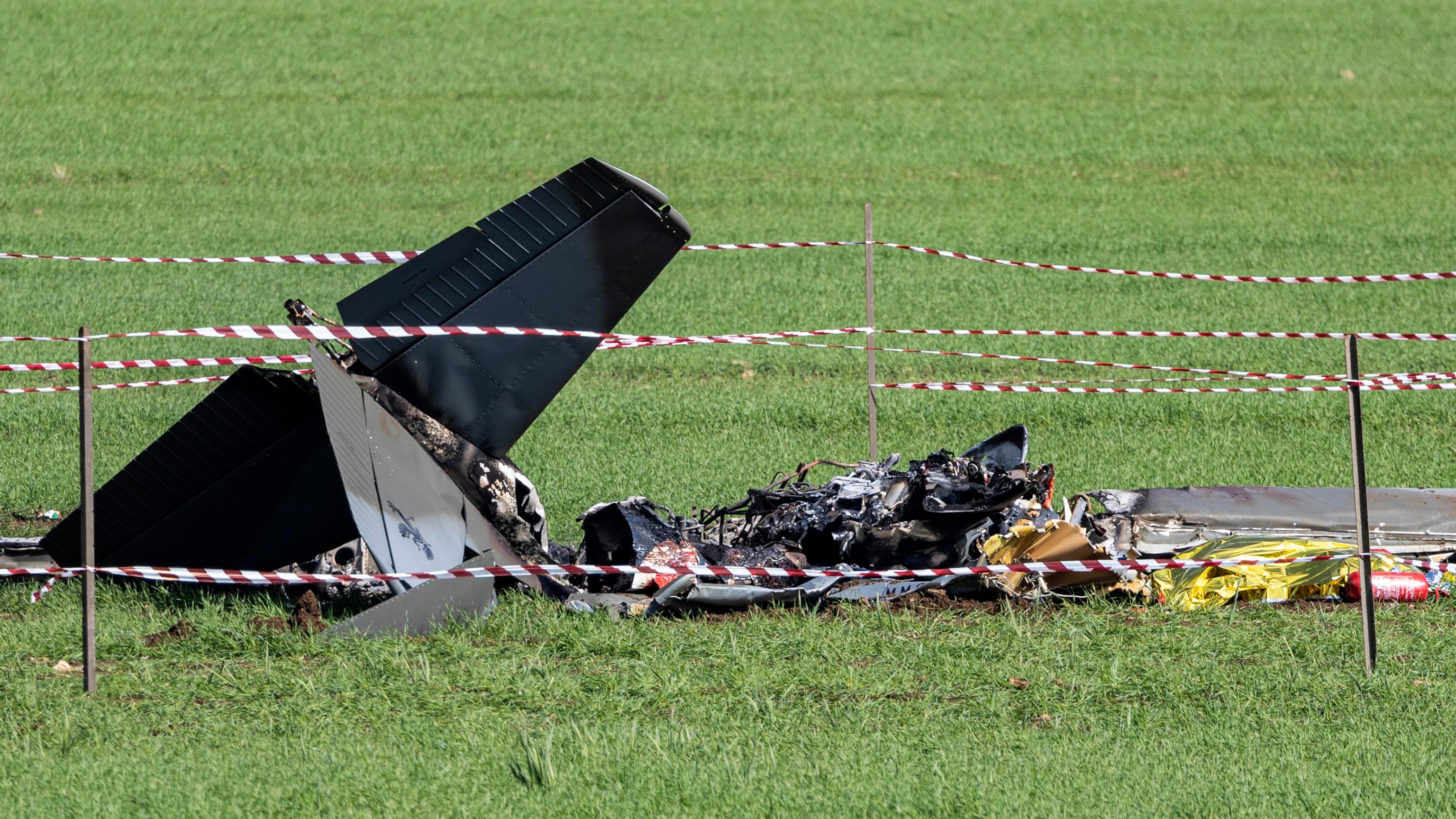 Aerei si scontrano e precipitano sulle case: paura e morte a Guidonia