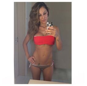 Anna Tatangelo sexy in bikini: foto 10