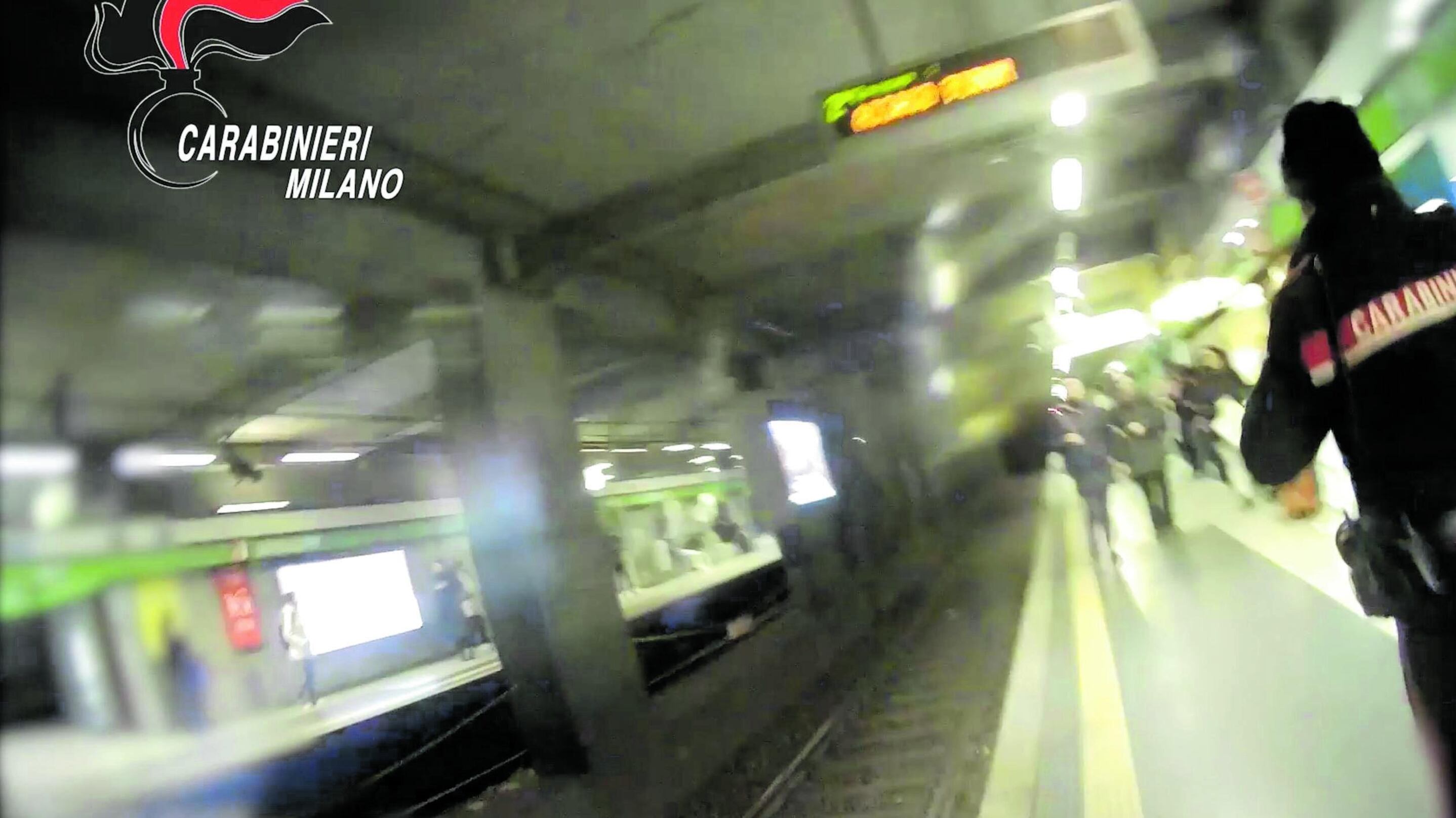 Carabiniere salva ragazzina tenendola al telefono