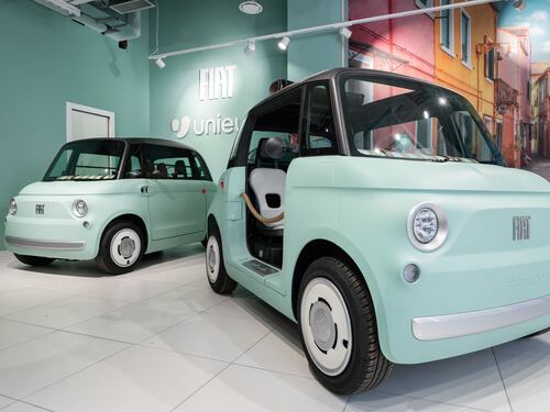 Mobilità sostenibile, la partnership tra Fiat e Unieuro con la nuova Topolino