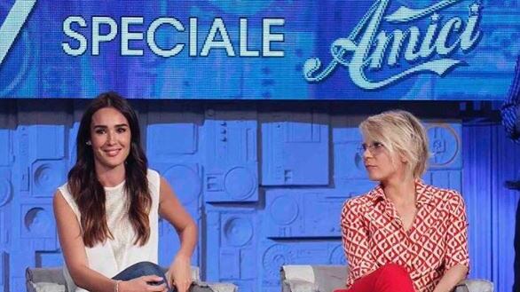 Verissimo, Maria De Filippi in studio per lo speciale Amici: "Morgan è stata una bella sfida"