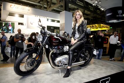 Donne e motori: l'Eicma al via 13