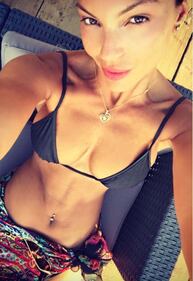 Sotto il vestito niente: Sarah Nile hot su Instagram 19