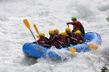 I giocatori della Roma si danno al rafting 16