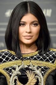 Kylie Jenner hot in reggiseno 18