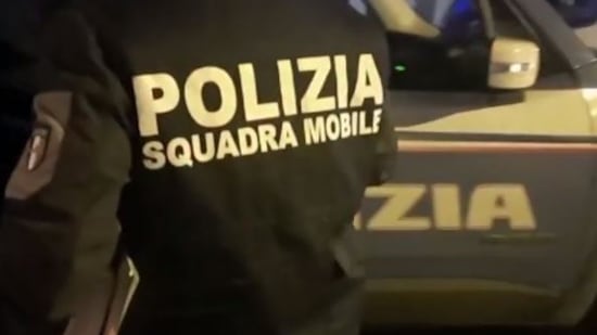 Paura in villa a Bergamo, banditi fanno irruzione in casa dell'imprenditore: domestici picchiati