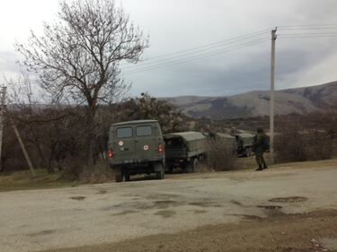Camion con truppe russe vicino a a Perevalnoe 7