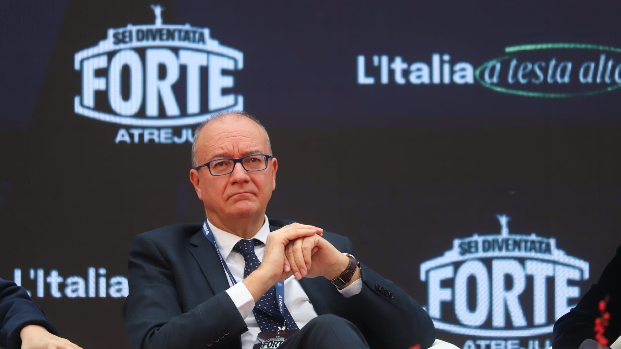 Valditara: "Ha fermato il killer, un encomio al prof. Istituti a rischio, ora i metal detector"
