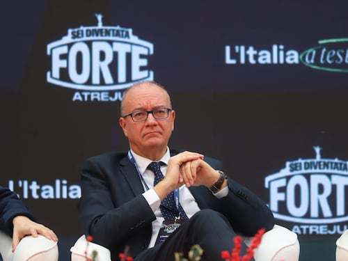 Valditara: "Ha fermato il killer, un encomio al prof. Istituti a rischio, ora i metal detector"