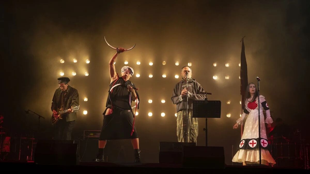 A colpi di palco e cofanetto. I Cccp annunciano l'ultimo giro di punk