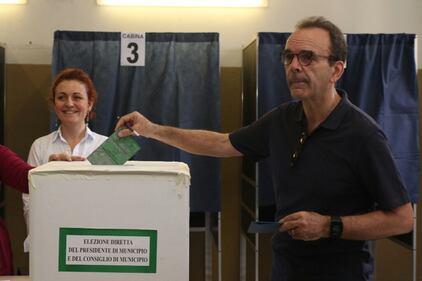 Parisi al voto dopo 60 km in bici 7