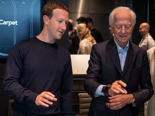 Il re degli occhiali e l'innovatore: cosa ci fanno Zuckerberg e Del Vecchio insieme
