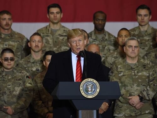 Trump a sorpresa in Afghanistan: "Trattative con i Talebani"