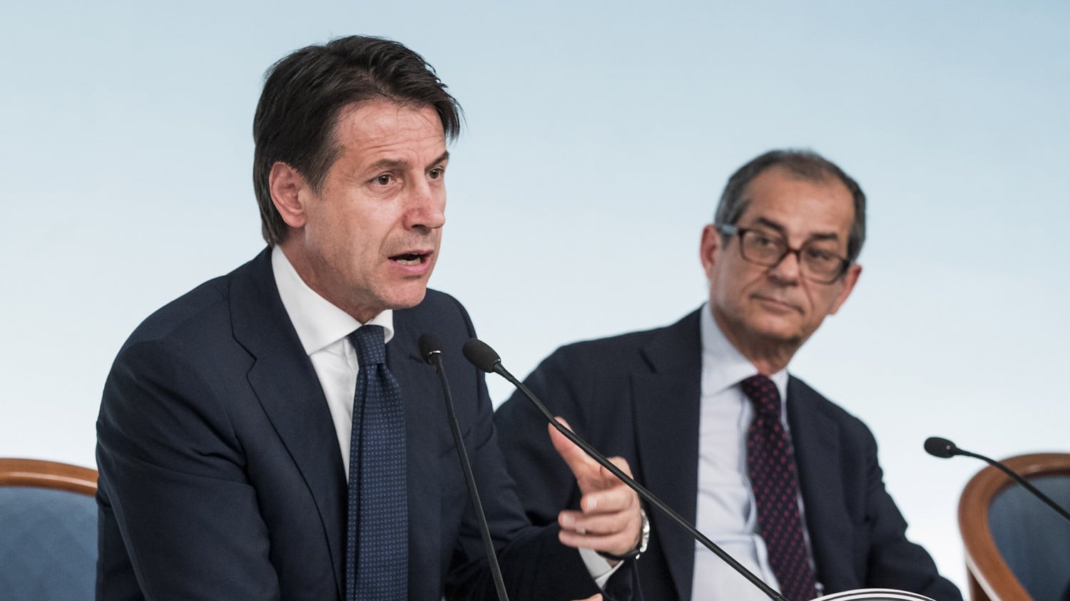 Manovra, Conte scarica ogni colpa su Bruxelles