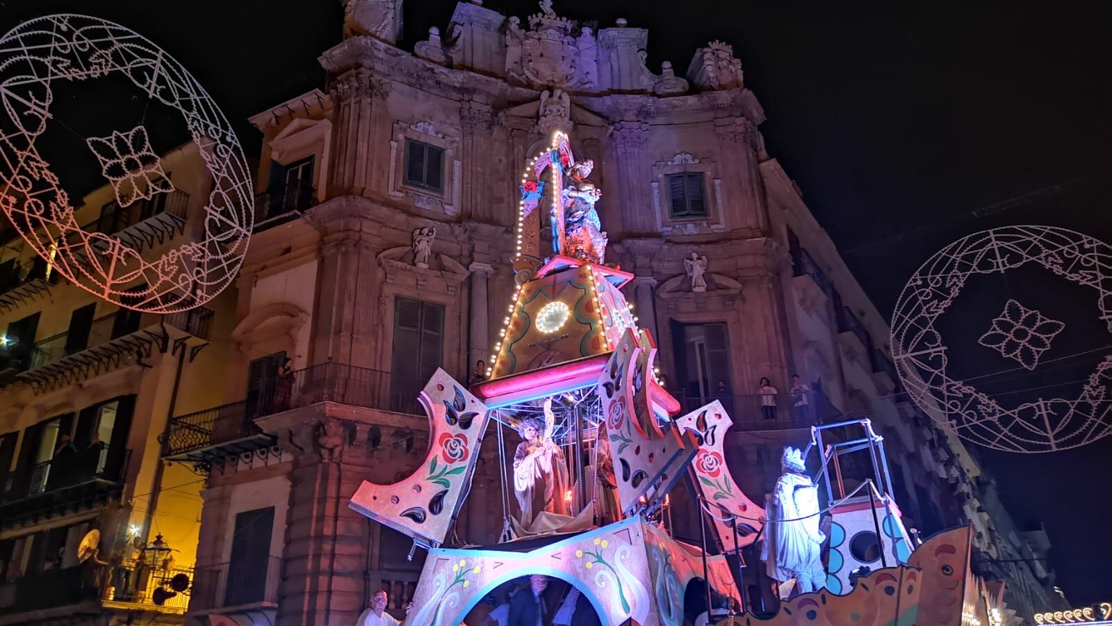 Detenuto evade durante il Festino di Santa Rosalia a Palermo. Era in permesso premio