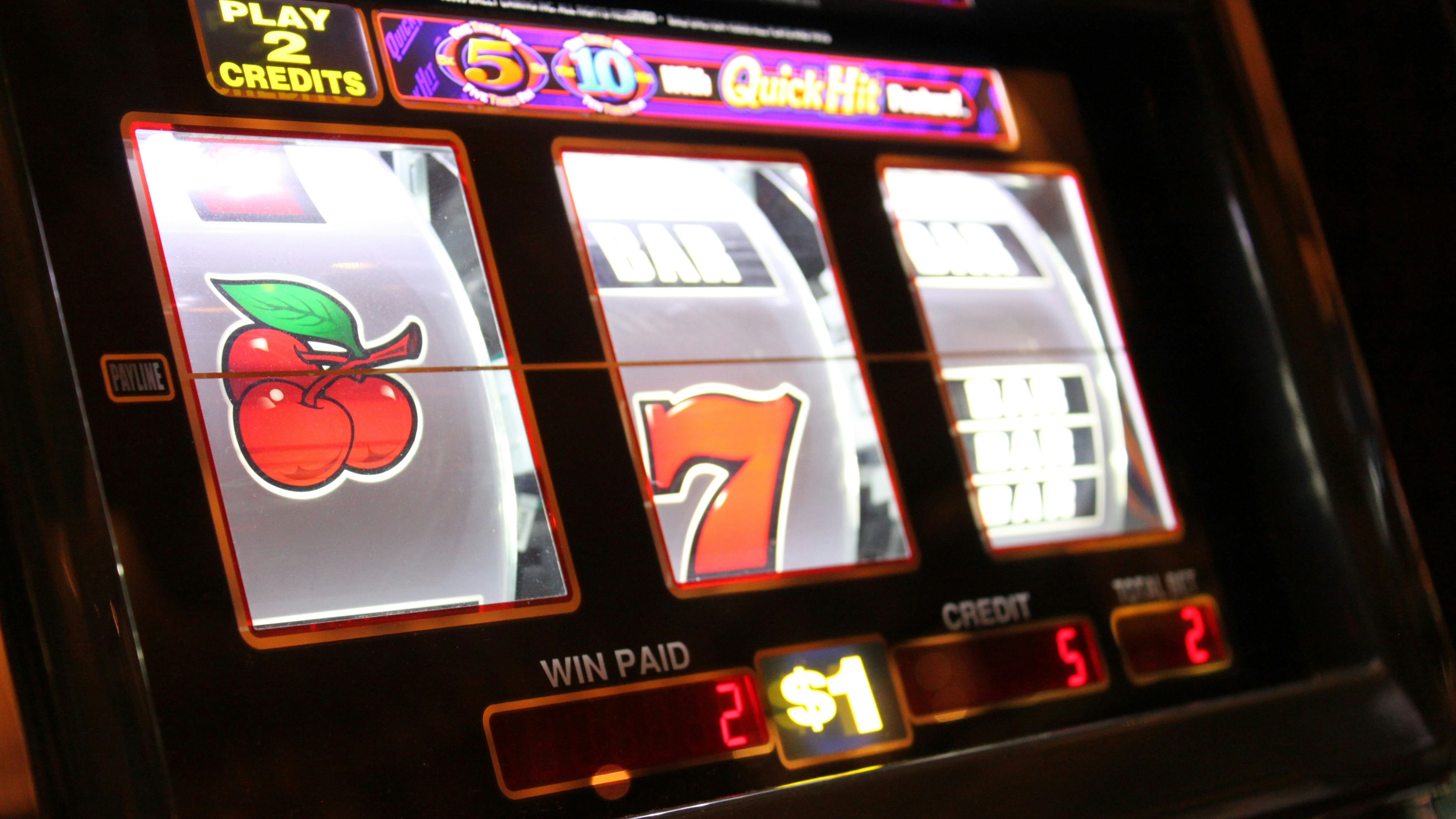 Per la dipendenza dal gioco d'azzardo, più di mille in cura tra città e hinterland