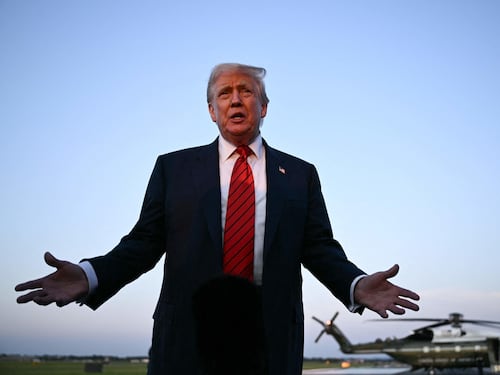 Trump rilancia sui benefici dei dazi per i cittadini Usa. E le borse Ue riaprono al rialzo