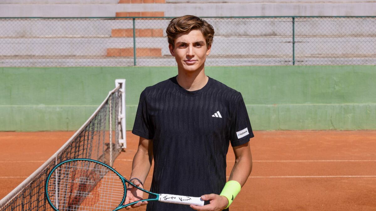 Intesa San Paolo, giovane tennista Jacopo Vasamì nuovo testimonial del gruppo