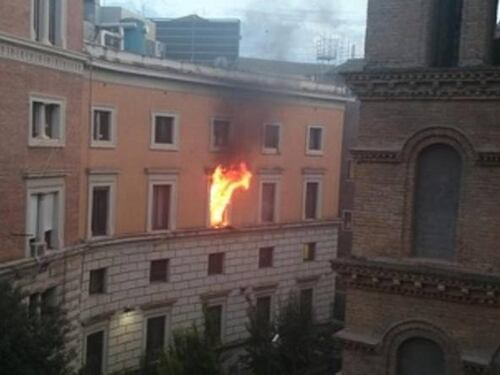 Incendio al ministero della Giustizia Stanza in fiamme: "Forse cortocircuito"