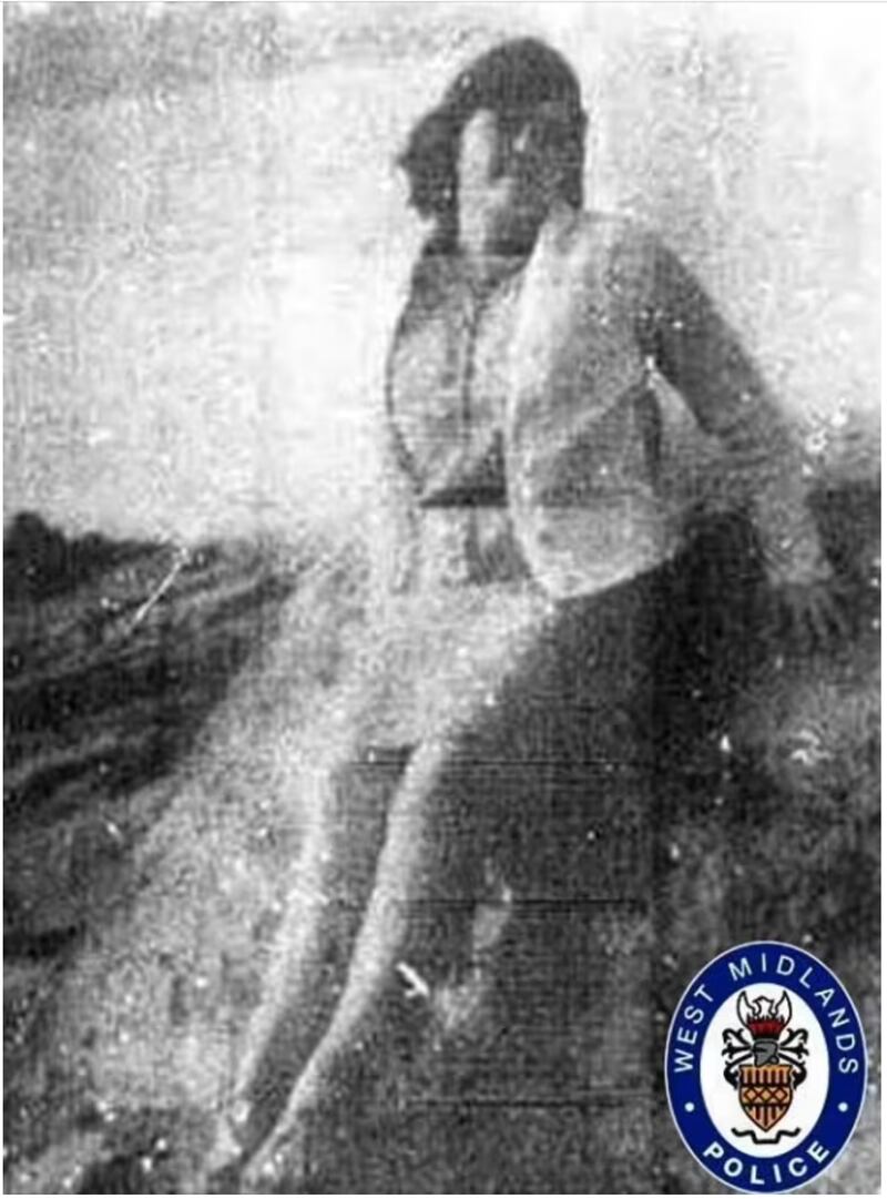La giovane Sheila Fox nella foto diffusa dalla polizia poco prima della scomparsa