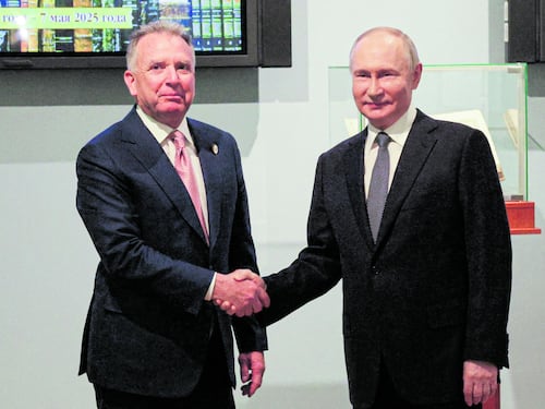 Witkoff da Putin per la terza volta. "Trump ora ha fretta di chiudere"
