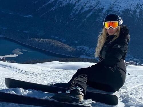 Ilary Blasi fa sul serio: fuga romantica sulla neve col nuovo fidanzato
