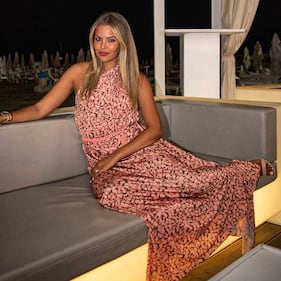 Costanza Caracciolo sensuale sui social 13