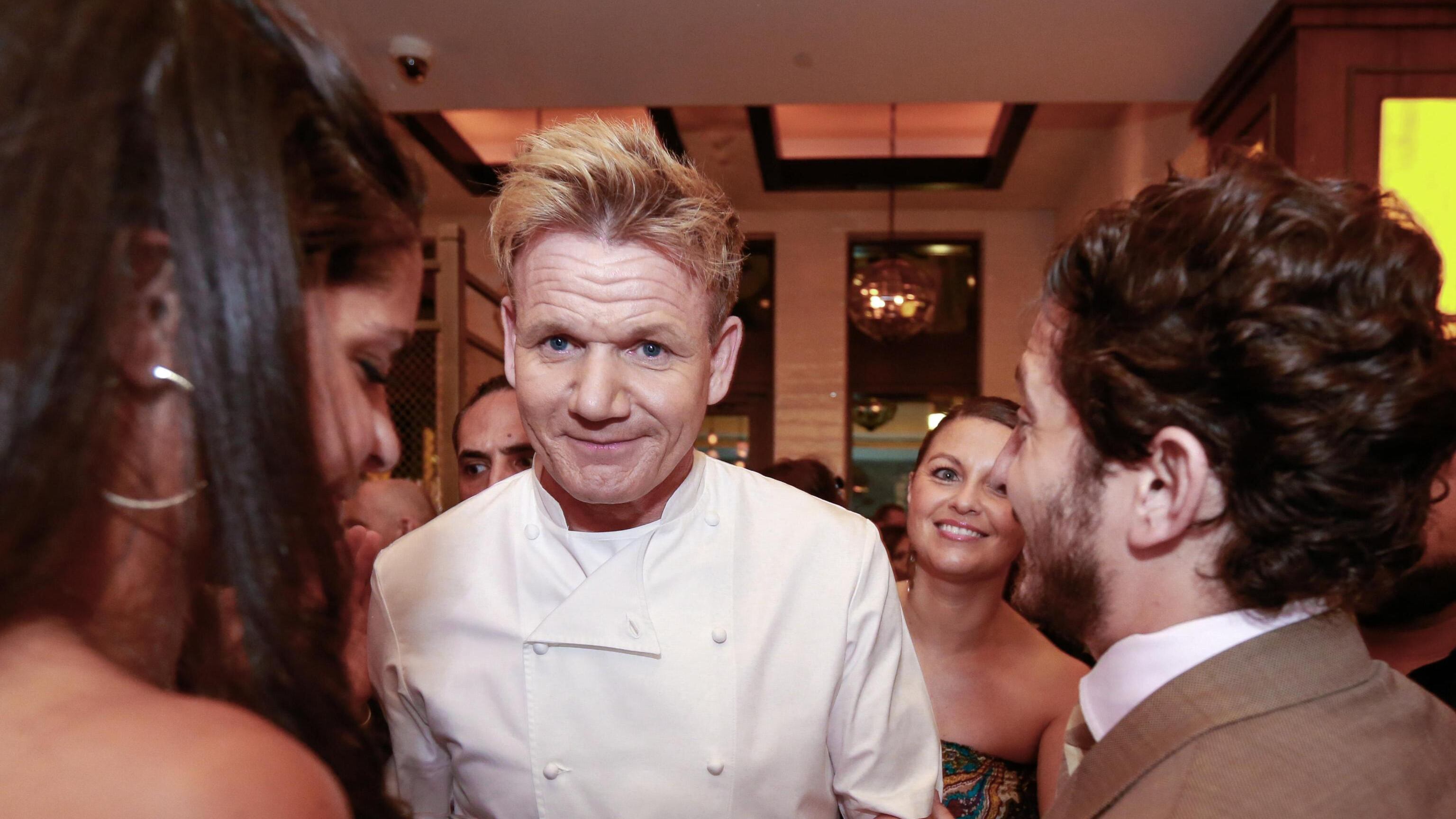 "120 sterline per l'acqua di rubinetto". Il food blogger contro Gordon Ramsay