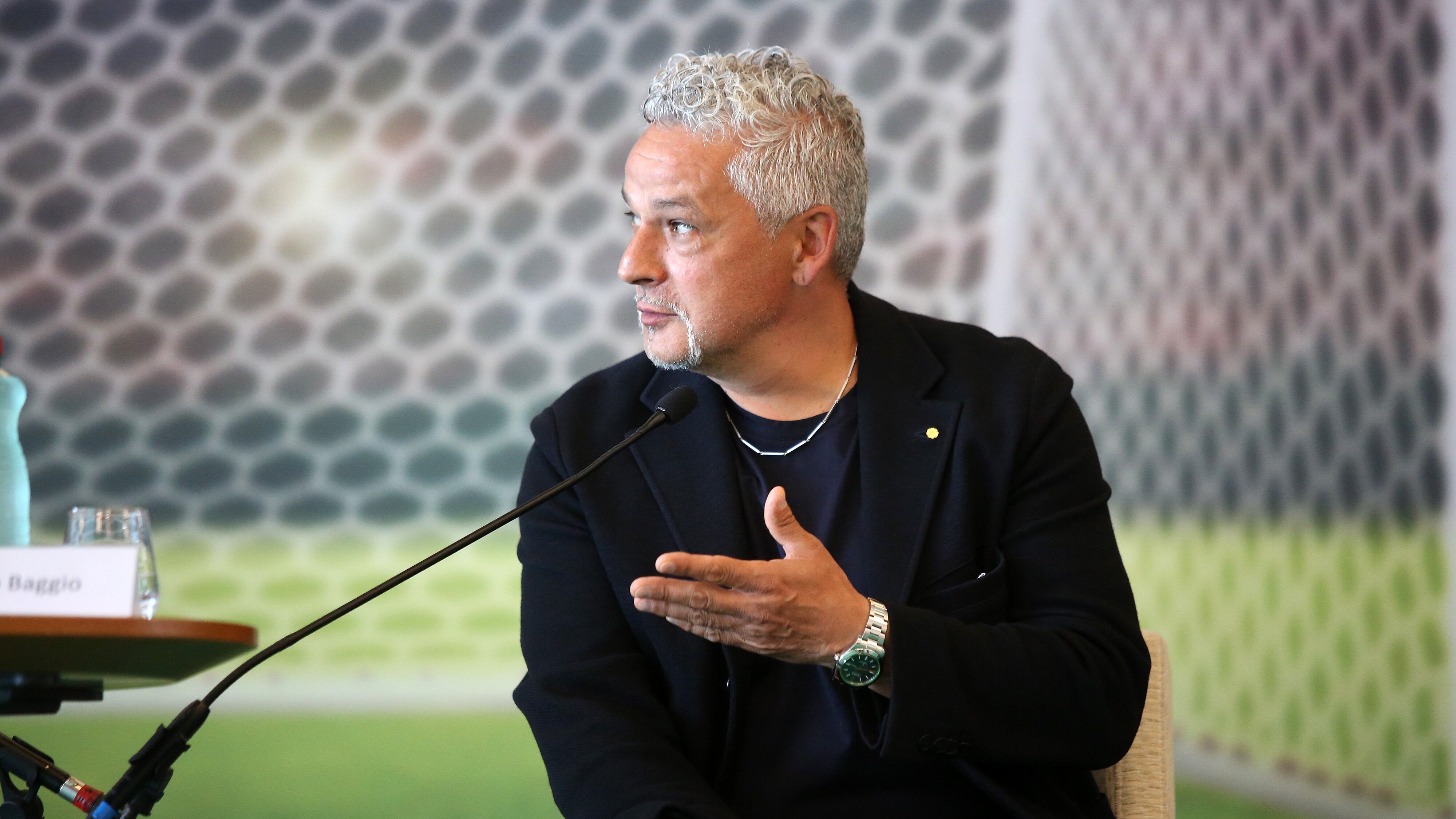Roberto Baggio: "Pagherei per giocare ancora. L’Arabia? Ho detto no a Real e Barcellona per la Nazionale"
